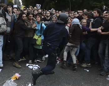 Al menos catorce heridos en la manifestación de Madrid tras la carga de la Policía. (Pierre-Philippe MARCOU/AFP)