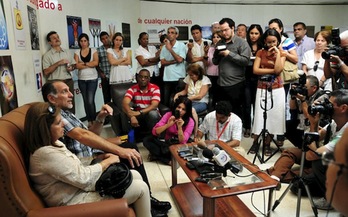 René González, durante un encuentro con la prensa cubana. (Ladyrene PÉREZ/CUBADEBATE)
