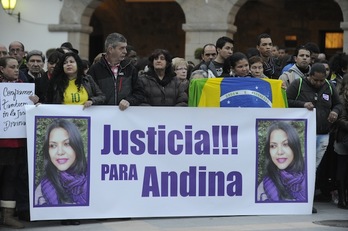 Concentración celebrada este martes en Mungia por la muerte de Andina Pereira. (ARGAZKI PRESS)