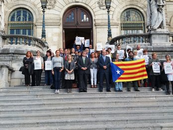 Representantes de PNV, EH Bildu, Udalberri, Goazen y Podemos han participado en la concentración. (@goikodeustu)
