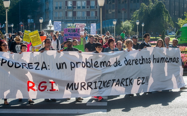 Movilización en el Día contra la Pobreza. (Luis JAUREGIALTZO / FOKU)