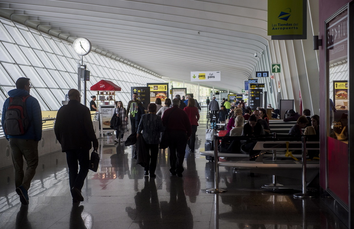 Aeropuerto de Loiu. (Luis JAUREGIALTZO/FOKU).