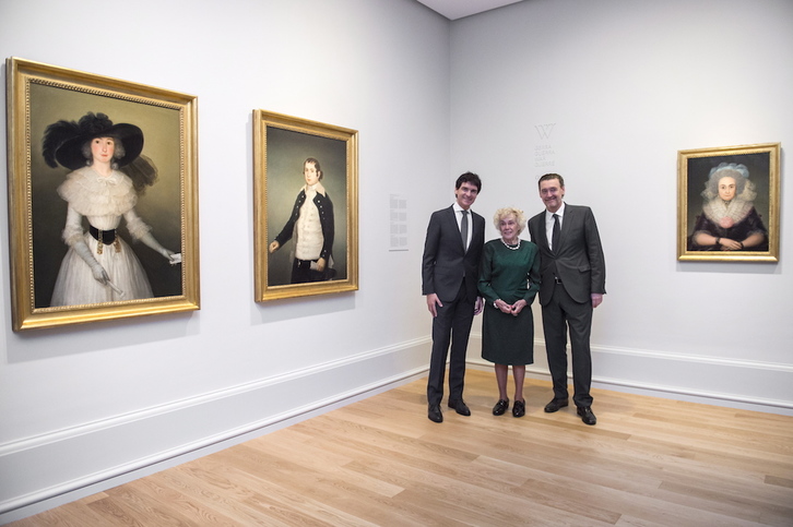 Presentación de la restauración de tres retratos de Goya de la familia Adan de Yarza en el museo de Bellas Artes. Unai Rementería, Bibiñe Belausteguigoiti y Miguel Zugaza. (Marisol RAMIREZ / FOKU)