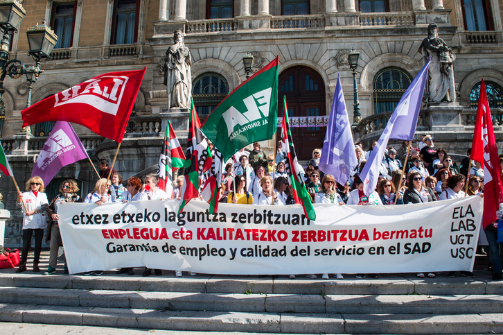 Protesta de las trabajadoras del Servicio de Ayuda a Domicilio. (Marisol Ramirez/FOKU).