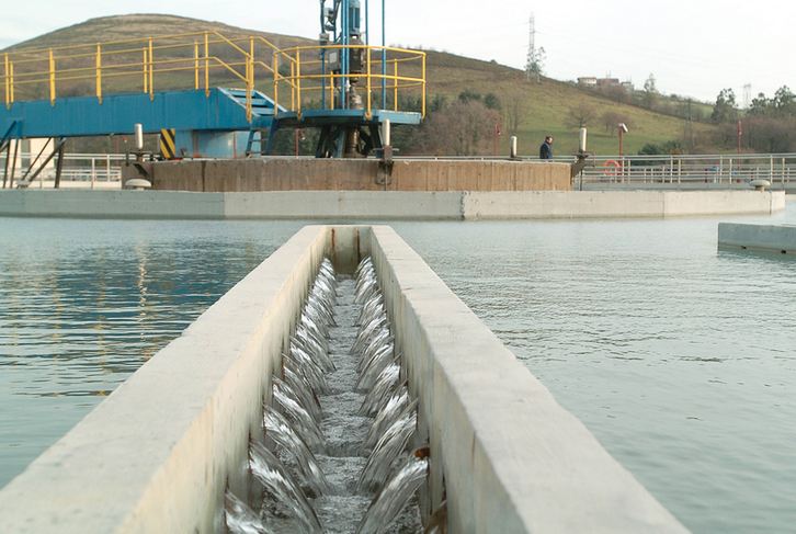 Foto de archivo de las instalaciones de la depuradora de agua de Venta Alta-Beteluri en Arrigorriaga, del Consorcio de Aguas Bilbao Bizkaia. (Jon HERNAEZ/FOKU).