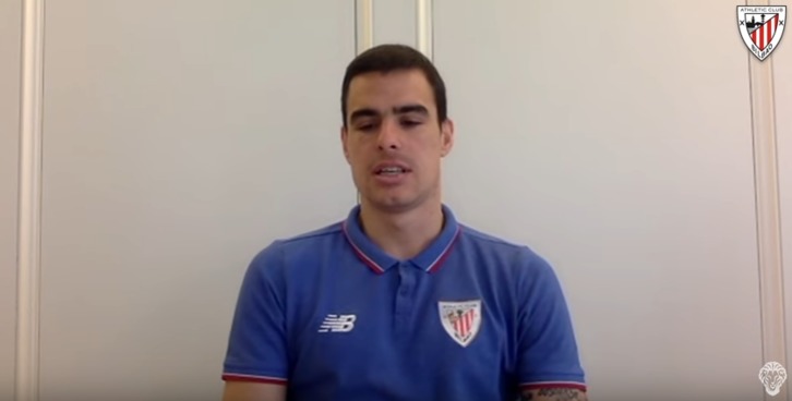 Dani García durante la entrevista virtual desde su casa. (Athletic Club)