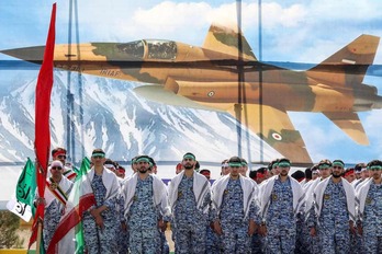 Soldados iraníes, en el desfile del Día del Ejército, en Teherán.