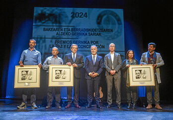 Valamios, Marmarinos, Gorroño, Torres, Fillbrunn, Gur y Khatib, durante la entrega de premios.
