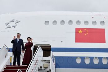 Xi Jinping a su llegada al aeropuerto de Orly, al sur de París. 