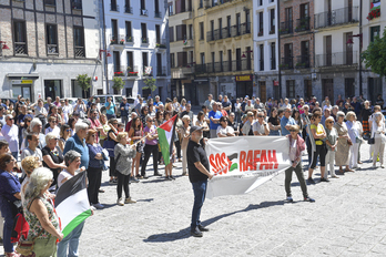 Concentración celebrada en Hernani a iniciativa de Gernika-Palestina.